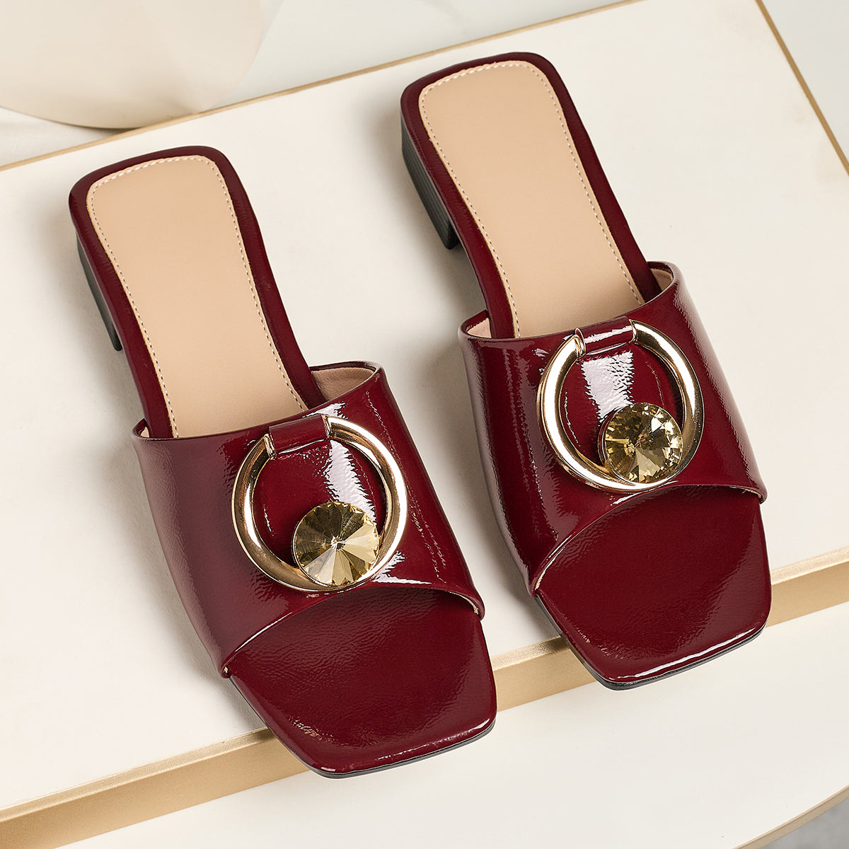 Women's Fashionable and Elegant Open-Toe Low Heel Sandals with Square Toe, Large Rhinestone, and Metal Buckle Slip-On Design, Suitable for Casual Parties, Banquets, and Outdoor Occasions, Women Shoes