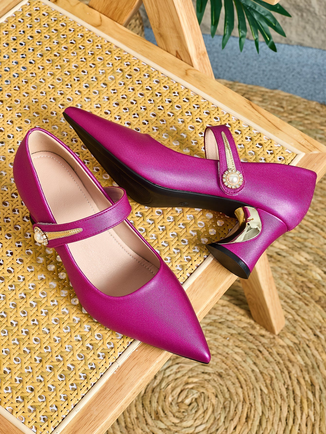 Ladies' Fashionable And Versatile Comfortable Chunky-Heeled Casual Shoes, Suitable for Any Occasion with Pointed Toes., Women Shoes