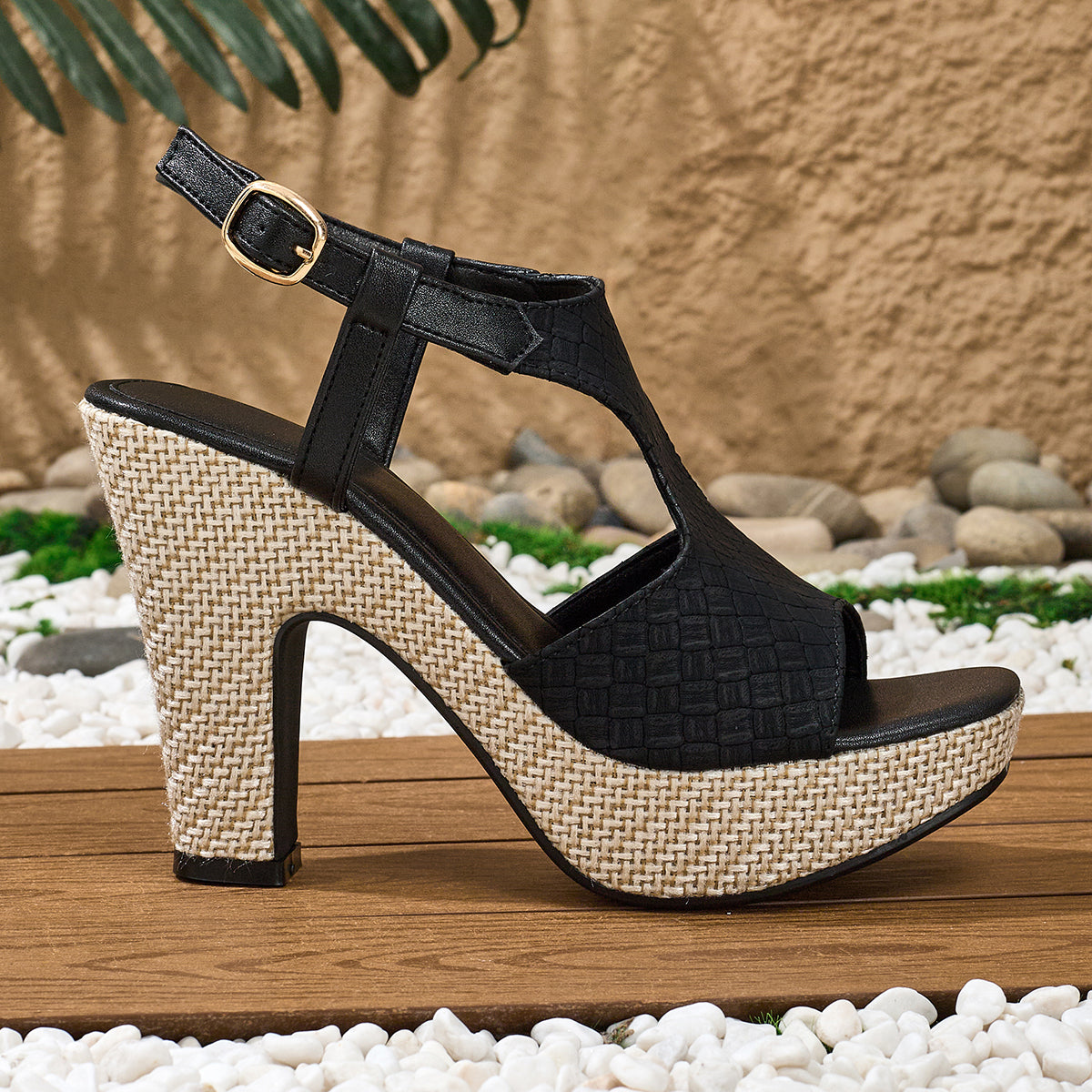 Elegant Women'S Bohemian-Style High-Heeled Sandals with Embossed Open-Toe Square Design, Comfortable And Versatile, Suitable for Nightclubs, Parties, Office Commutes, And Travel Outfits., Women Shoes