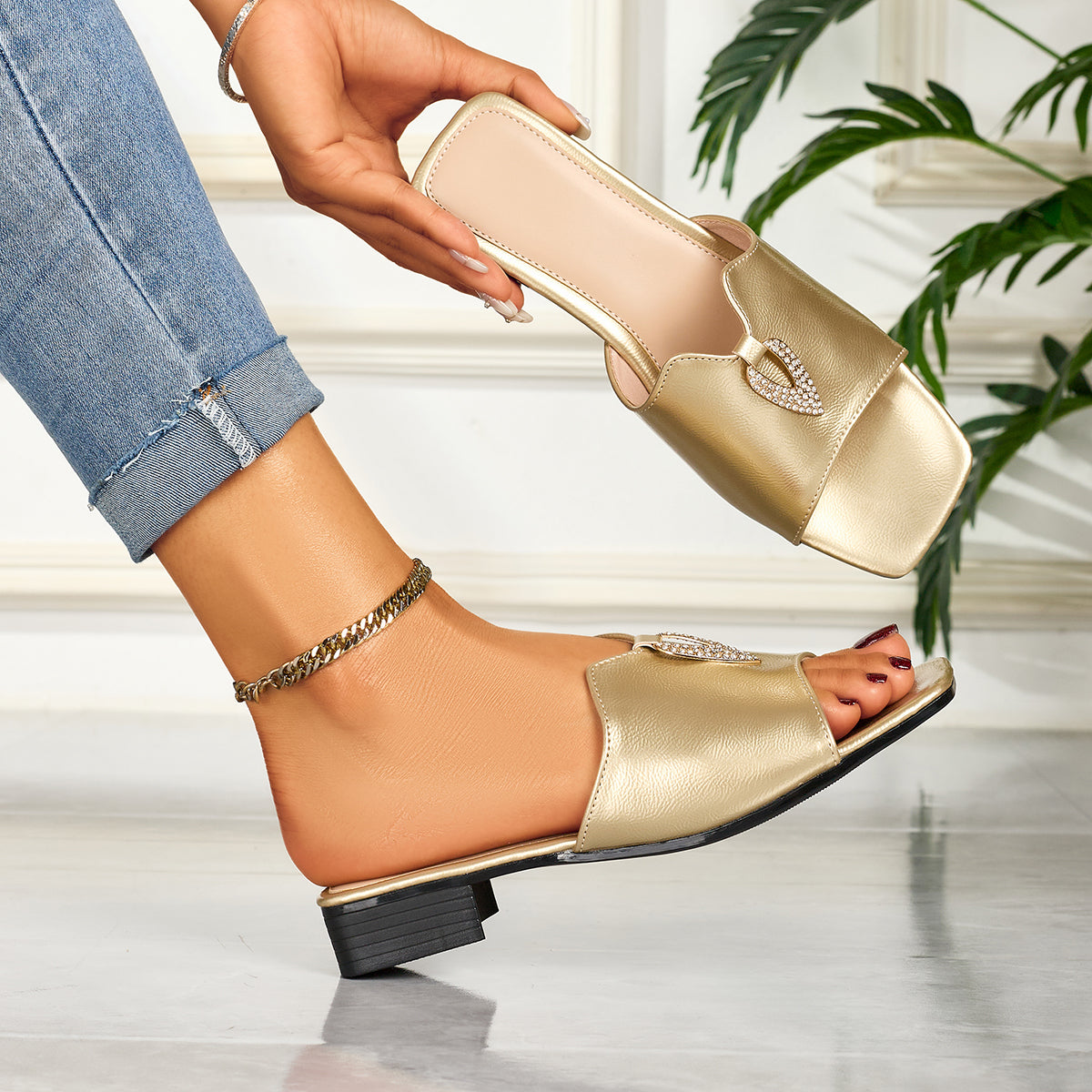 Women'S Elegant Open-Toe Flat Low-Heel Sandals, Fashionable Square Toe with Diamond Buckle, Slip-On Style, Suitable for Casual, Party, Banquet, And Outdoor Wear., Women Shoes
